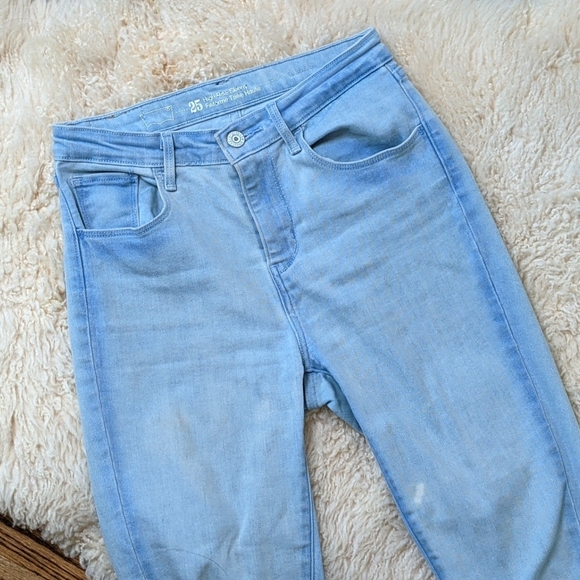 Levi's Light Blue High Rise Skinny Jeans - Picture 1 of 5